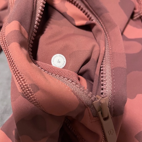 LIKE NEW Lululemon Define Jacket NULUX
Heritage 365 Camo Brier Rose Multi - Picture 9 of 9